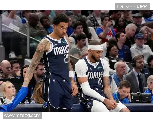 独行侠与迈阿密热火激战正酣谁能在季后赛中笑到最后