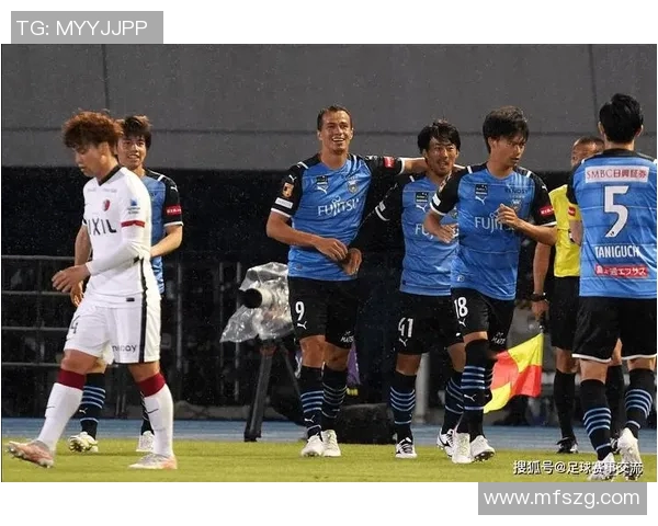 广岛三箭与鹿岛鹿角的激烈对决展现日本足球的魅力与实力